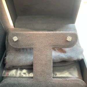 Evera Lab Grown Diamond Studs. 0.5ct set in 18K white gold with screw back.